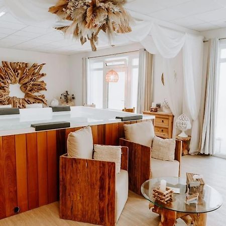 Suite De Charme Avec Jacuzzi Et Cabine Infrarouge Tubize Exterior foto